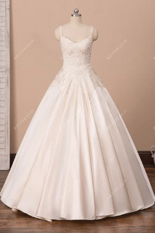 Year-End Clearance Retro Light Champagne Lace Satin Bridal Ball Gown