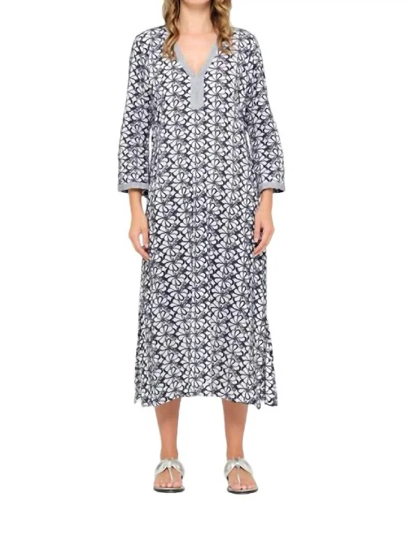 Price Cut Embroidery Pondicherry Kaftan In White/navy