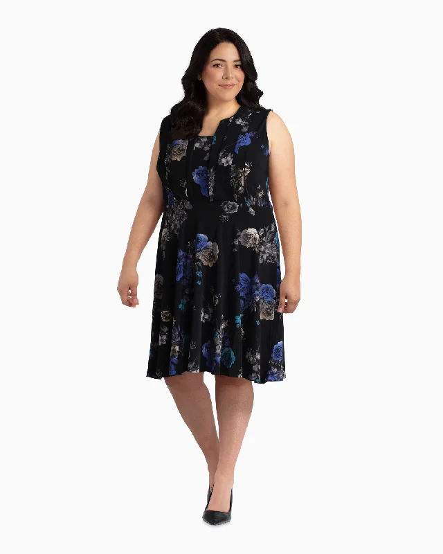 Deal Explosion Rae Pleated Dress | Black / Royal Blue