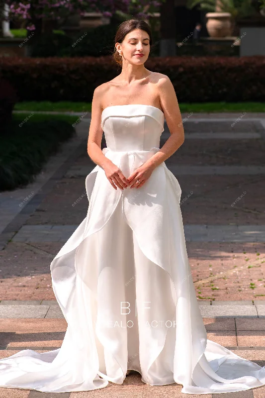 Doorbuster Deal Elegant Flowing Organza Ruffled Wedding Dress with Pockets