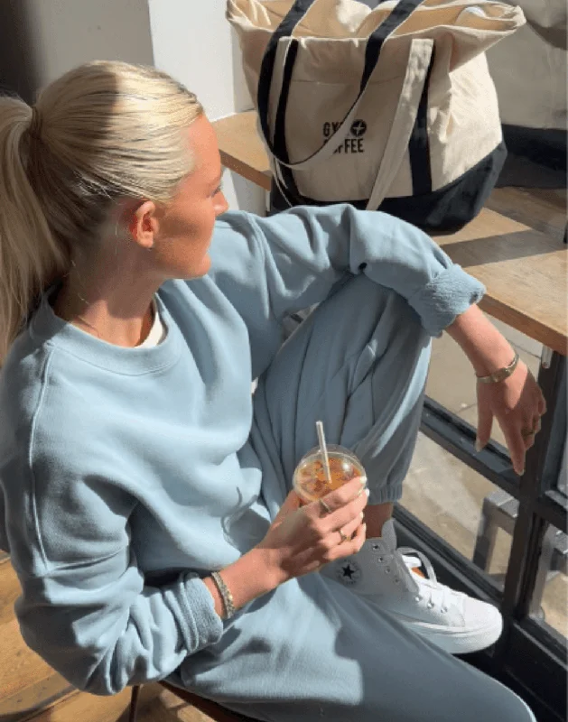 Super Bargain The Oversized Crew in Chalk Blue