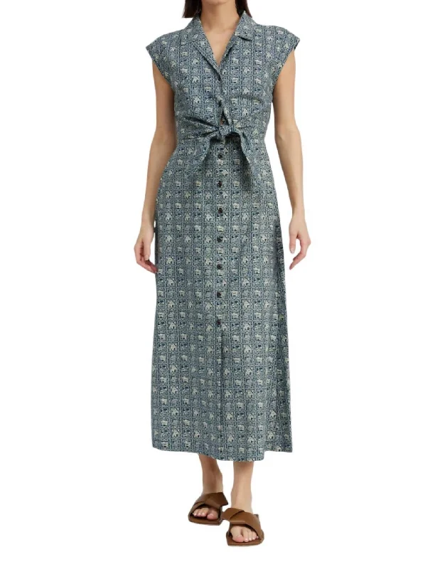 Stock Clearance Lola Dress In Blue