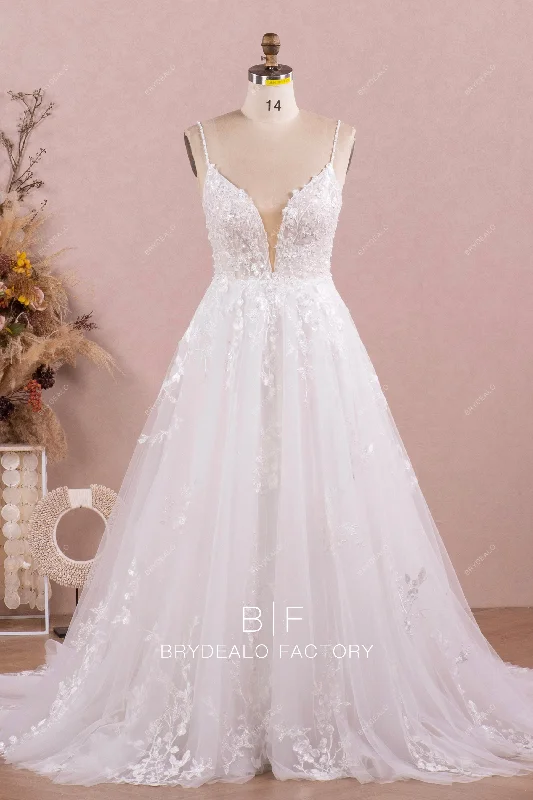 Hurry In Plunging Neck Lace Classic A-line Chapel Wedding Dress