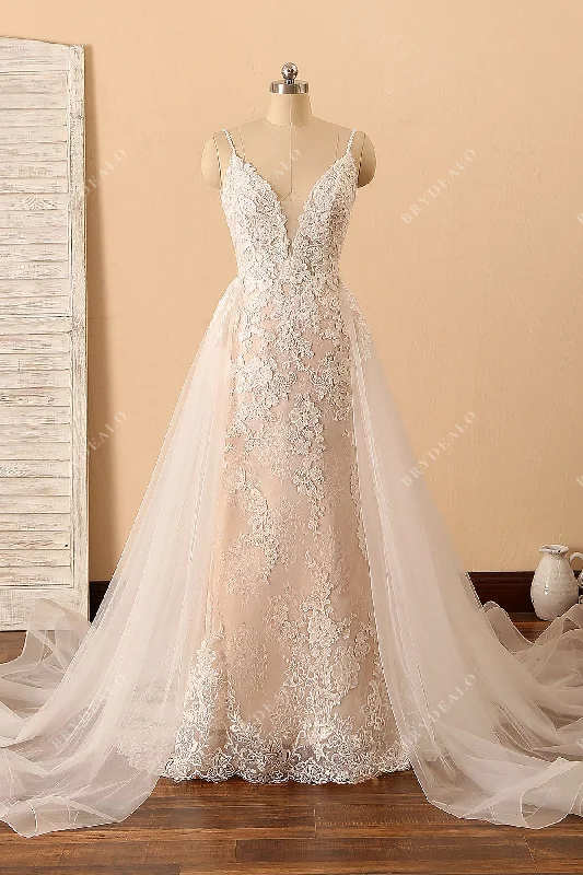 Price Break Plunging Neckline Lace Wholesale Bridal Gown with Overskirt